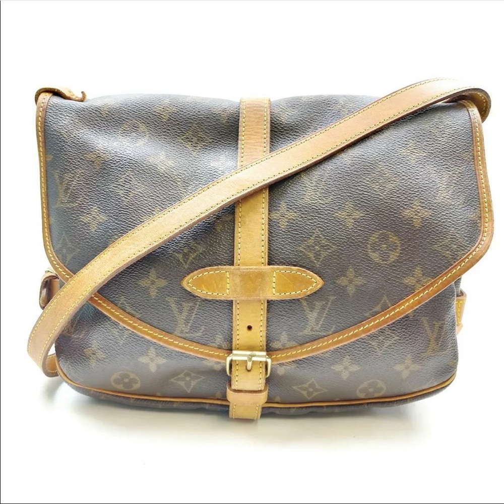 Auth. EUC Louis Vuitton Samur 30
